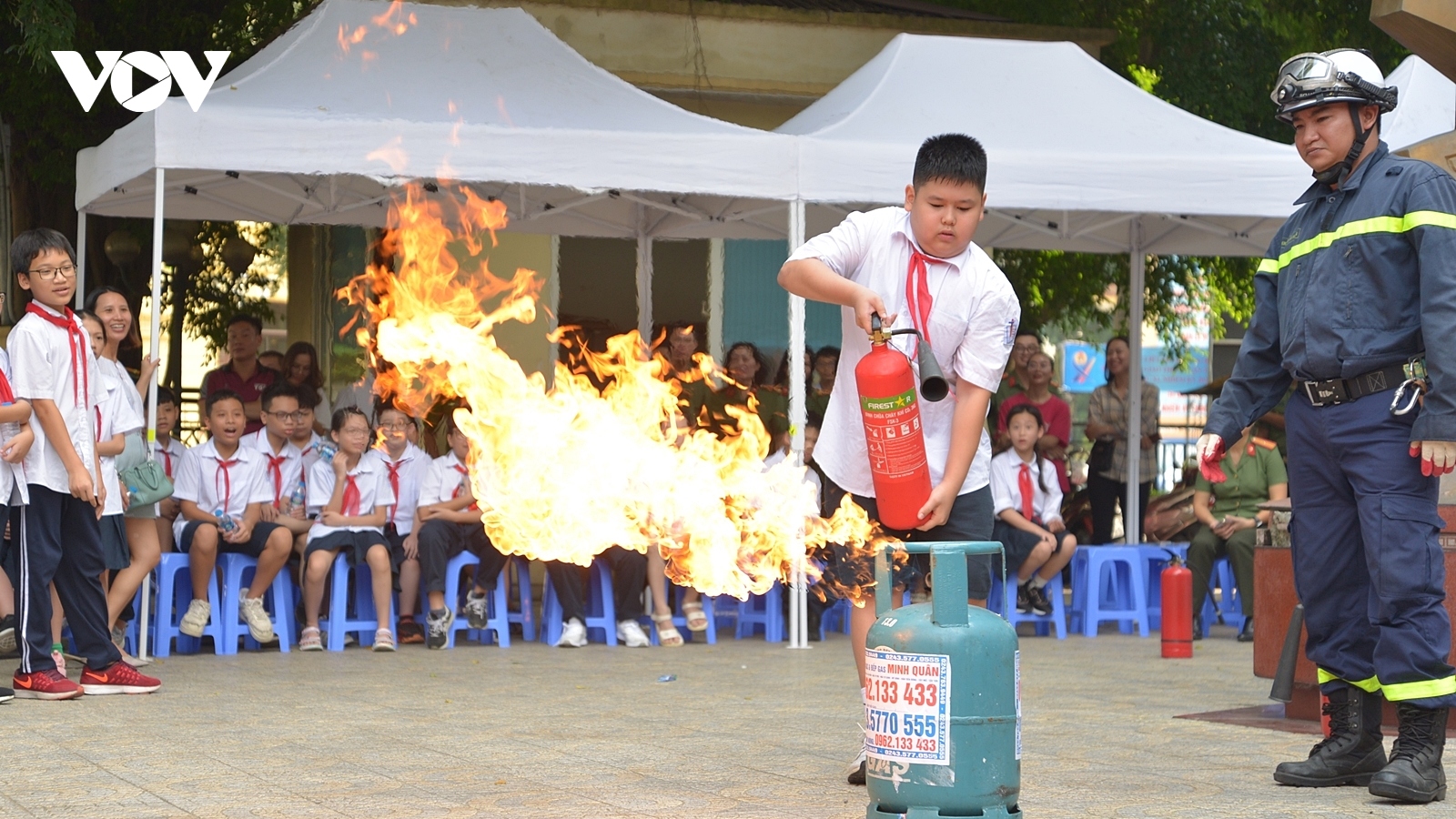 Trải nghiệm phòng cháy chữa cháy với trưng bày chuyên đề của Bộ Công an